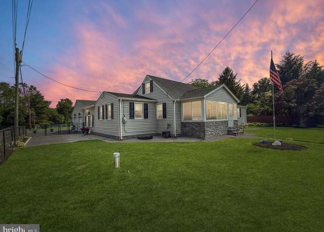 Property at 4 Albert Ave, Bordentown, NJ 08505, 2 beds, 1 bath