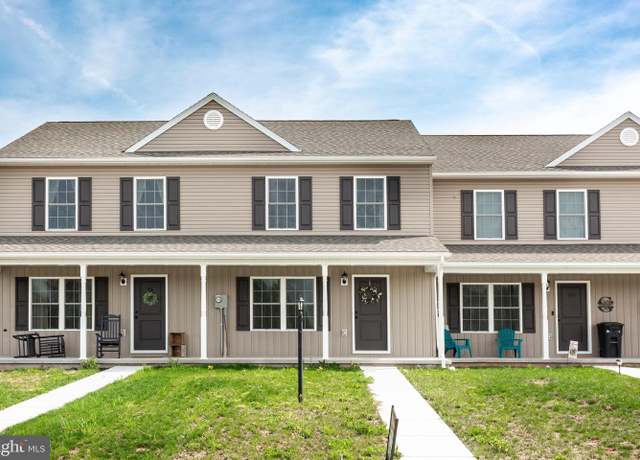 Property at 100 Homestead Dr, Gettysburg, PA 17325, 2 beds, 1.5 baths
