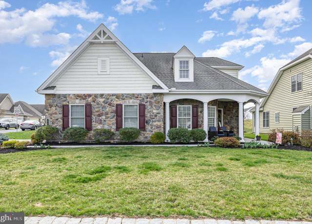 Property at 31 Presidents Dr, Mechanicsburg, PA 17050, 3 beds, 3 baths