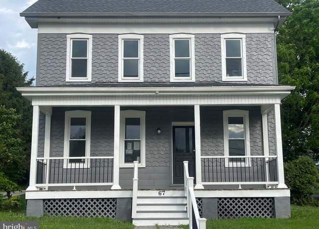 Property at 67 Main St, York, PA 17406, 5 beds, 2 baths