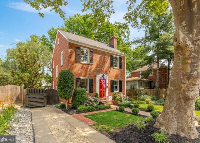 Property at 110 E Nelson Ave, Alexandria, VA 22301, 3 beds, 2.5 baths