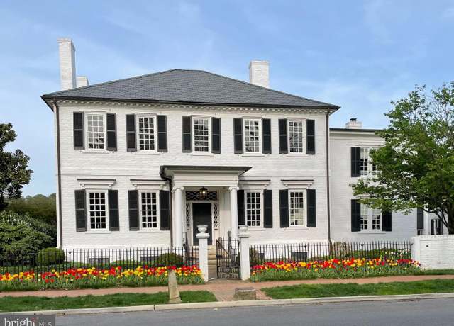 Property at 213 Caroline St, Fredericksburg, VA 22401, 5 beds, 4 baths