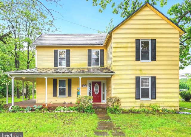 Property at 100 E Marshall St, Remington, VA 22734, 4 beds, 3.5 baths