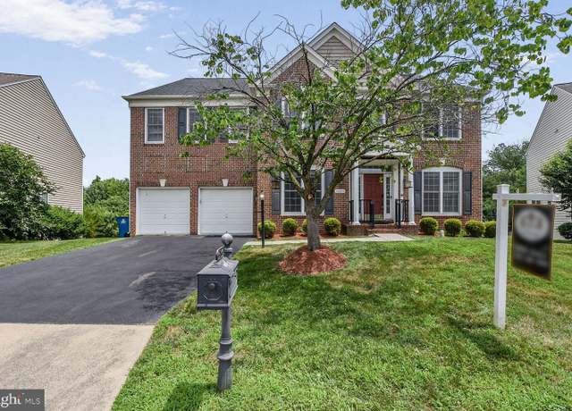 Property at 43844 Churchill Glen Dr, Chantilly, VA 20152, 5 beds, 4.5 baths