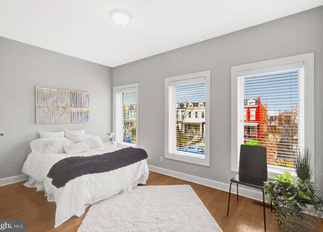 Property at 927 12th St NE, Washington, DC 20002, 5 beds, 5 baths