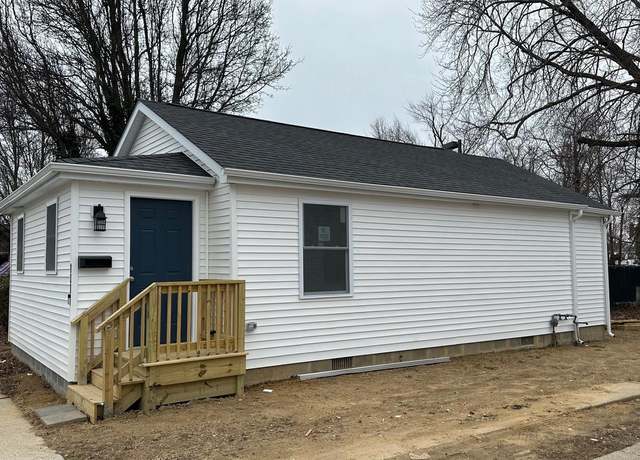 Property at 118 N Queen St, Dover, DE 19904, 2 beds, 1.5 baths