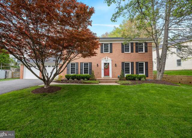 Property at 8 Turnham Ct, Gaithersburg, MD 20878, 5 beds, 2.5 baths