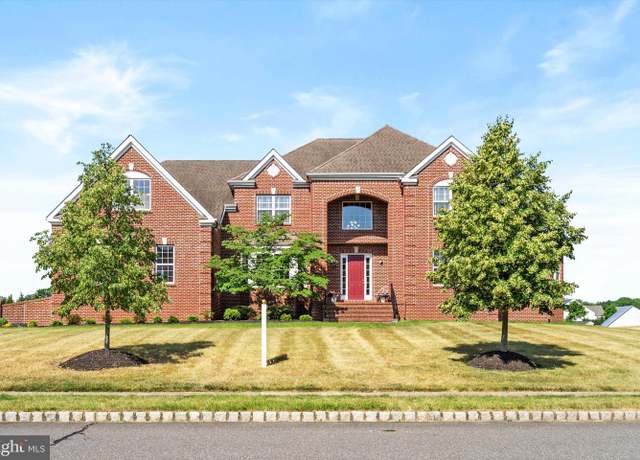 Property at 17 Belmont Cir, Columbus, NJ 08022, 5 beds, 4 baths