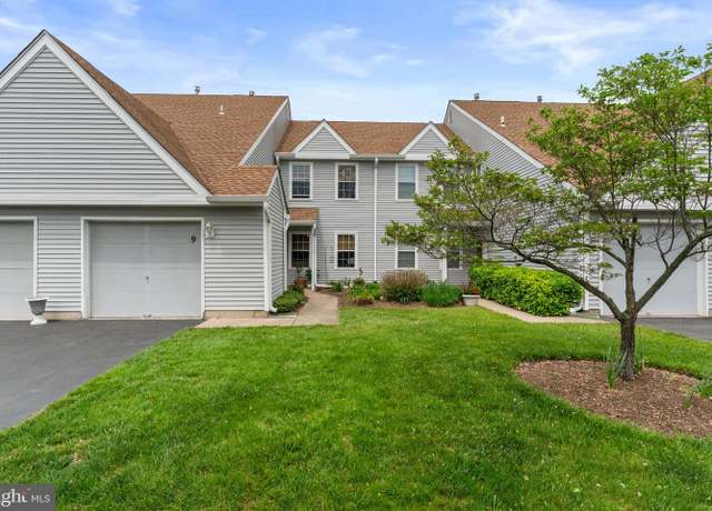 Property at 9 Hemlock Ct, Bordentown, NJ 08505, 2 beds, 1.5 baths
