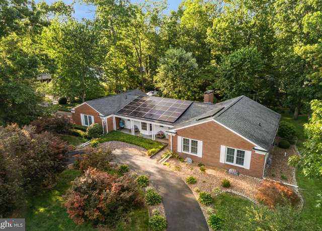 Property at 2432 Buttonwood Dr, Vineland, NJ 08361, 3 beds, 2.5 baths