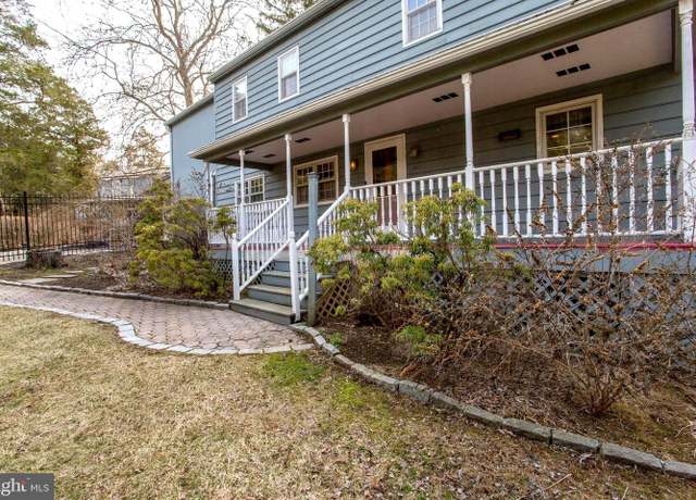 Property at 242 S Sugan Rd, New Hope, PA 18938, 6 beds, 2 baths