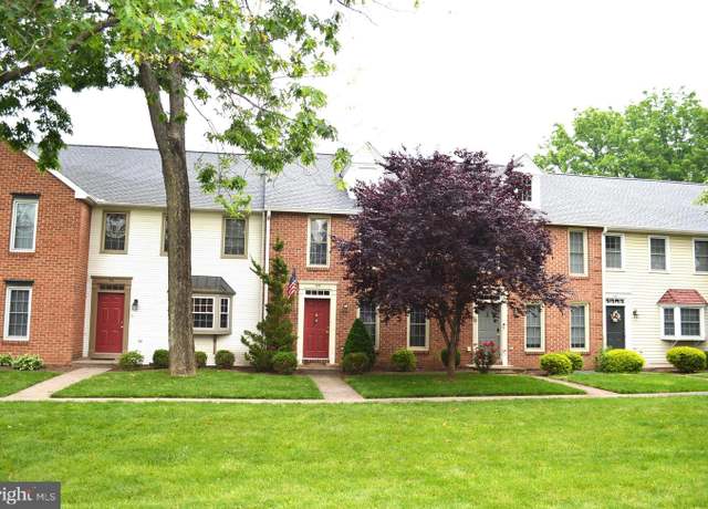 Property at 449 Delancey Ct, Mechanicsburg, PA 17055, 3 beds, 2.5 baths