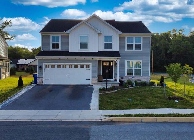 Property at 15 Long Bend Dr, Carlisle, PA 17015, 4 beds, 2.5 baths