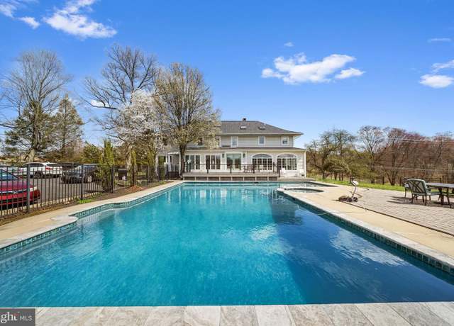 Property at 175 Ellicott Rd, Avondale, PA 19311, 5 beds, 4 baths