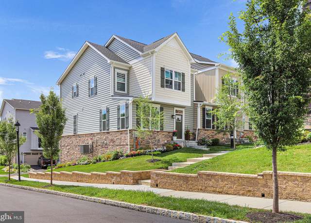 Property at 240 Avalon Dr, Media, PA 19063, 3 beds, 3 baths