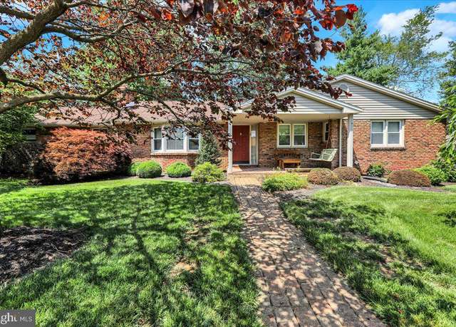 Property at 9 School Ln, Lebanon, PA 17042, 3 beds, 2 baths