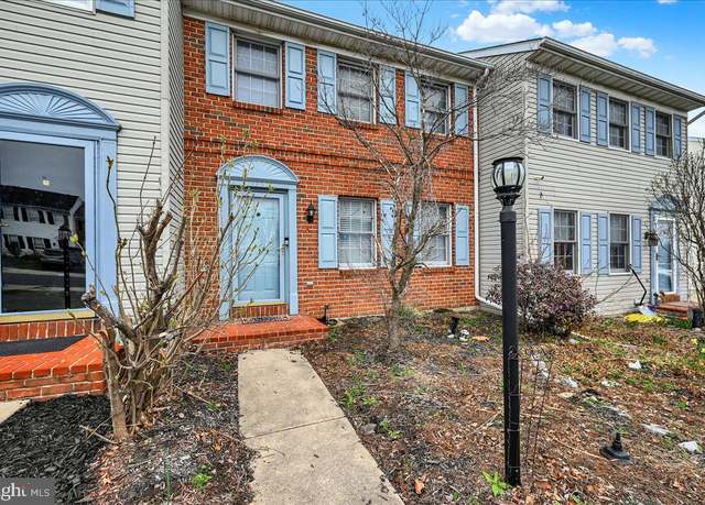 Property at 335 Robin Hill Cir, York, PA 17404, 3 beds, 1.5 baths
