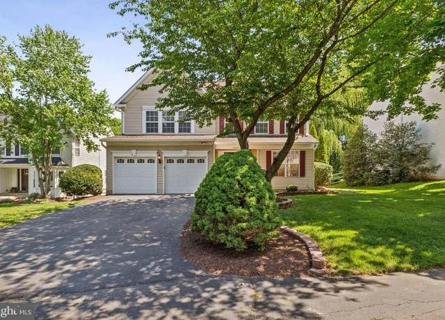 Property at 20462 Kingston Ct, Sterling, VA 20165, 4 beds, 3.5 baths