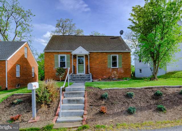 Property at 132 W 12th St, Front Royal, VA 22630, 3 beds, 1 bath