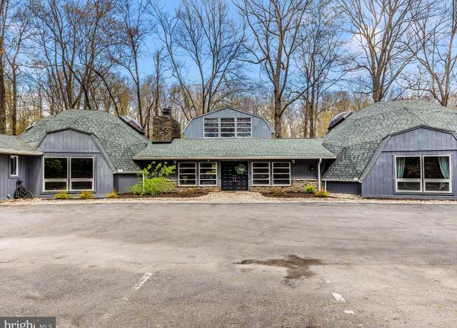 Property at 111 Bachmans Valley Rd, Westminster, MD 21158, 6 beds, 5.5 baths