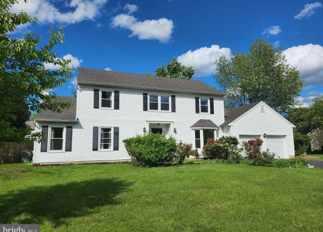 Property at 10 Dustin Dr, Lawrenceville, NJ 08648, 4 beds, 2.5 baths