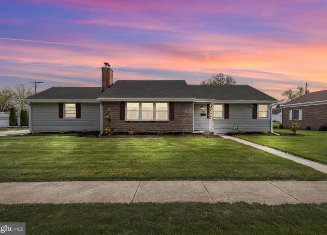 Property at 700 Fairview Ave, Gettysburg, PA 17325, 3 beds, 3 baths