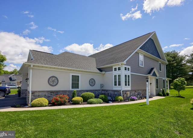 Property at 252 Sawgrass Dr, Millersville, PA 17551, 3 beds, 2.5 baths