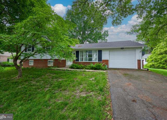 Property at 112 Washington St, Strasburg, PA 17579, 3 beds, 1.5 baths