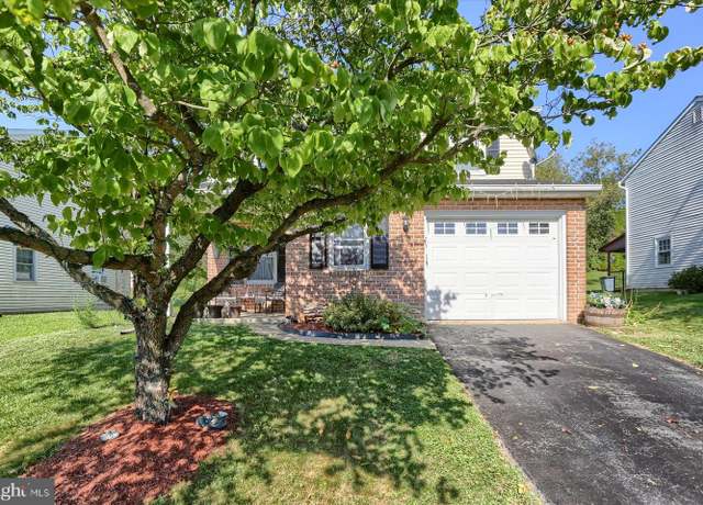 Property at 214 Linda Ter, Ephrata, PA 17522, 3 beds, 1.5 baths
