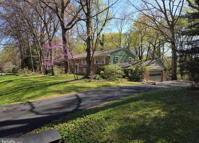 Property at 3004 Rayjohn Ln, Herndon, VA 20171, 4 beds, 3 baths