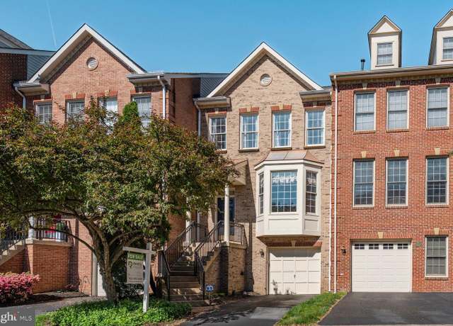 Property at 3016 Fallswood Glen Ct, Falls Church, VA 22044, 3 beds, 3.5 baths