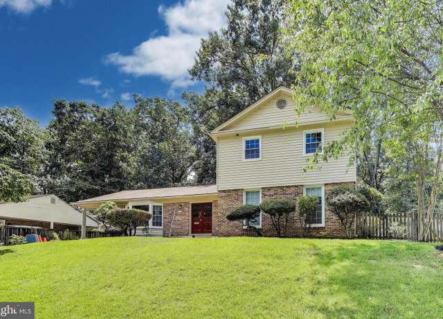 Property at 8215 Briar Creek Dr, Annandale, VA 22003, 4 beds, 2.5 baths