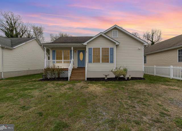 Property at 418 Lincoln Ave, Colonial Beach, VA 22443, 3 beds, 2 baths