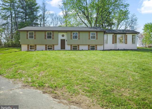 Property at 104 Carrell Ln, Charles Town, WV 25414, 3 beds, 2 baths