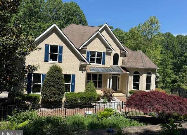 Property at 151 Sawin Ln, Hockessin, DE 19707, 4 beds, 2.5 baths