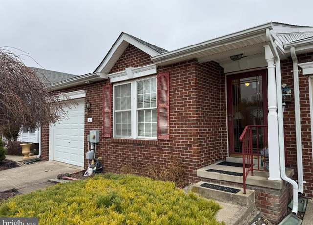 Property at 14 Eckstine Ct, Smithsburg, MD 21783, 2 beds, 2.5 baths