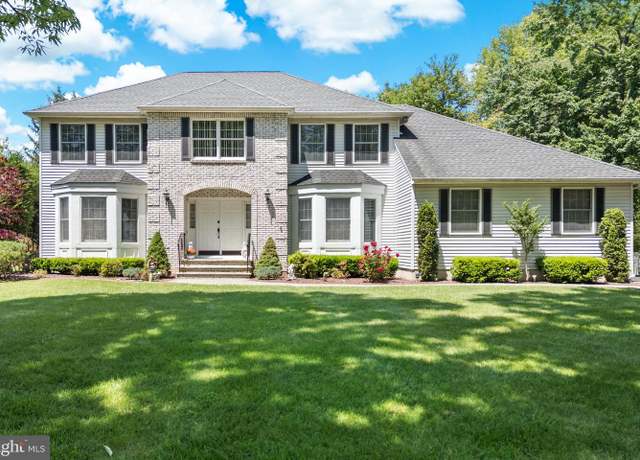 Property at 21 Tanglewood Pl, Monroe Township, NJ 08831, 4 beds, 2 baths