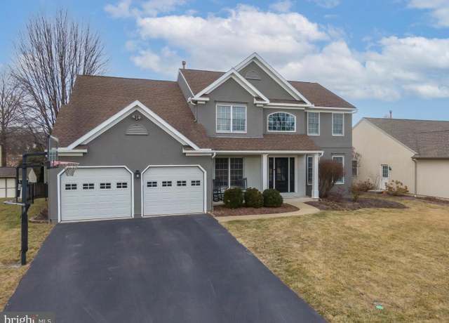 Property at 310 Elizabeth Dr, Sinking Spring, PA 19608, 4 beds, 3 baths