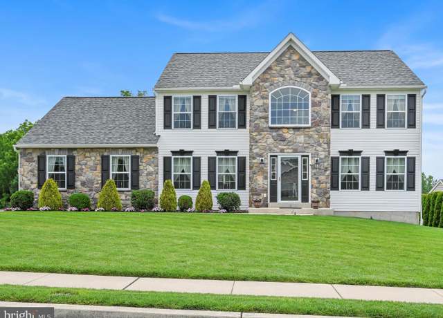 Property at 220 Pleasant View Dr, Douglassville, PA 19518, 4 beds, 2.5 baths