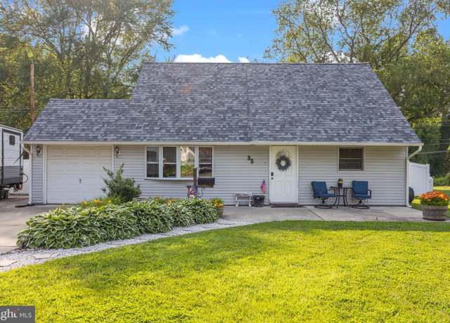 Property at 35 Long Loop Rd, Levittown, PA 19056, 4 beds, 2 baths