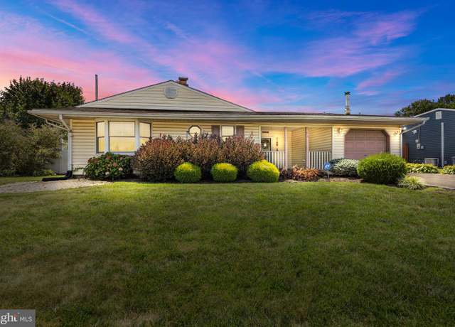 Property at 98 Pinewood Dr, Levittown, PA 19054, 3 beds, 2 baths