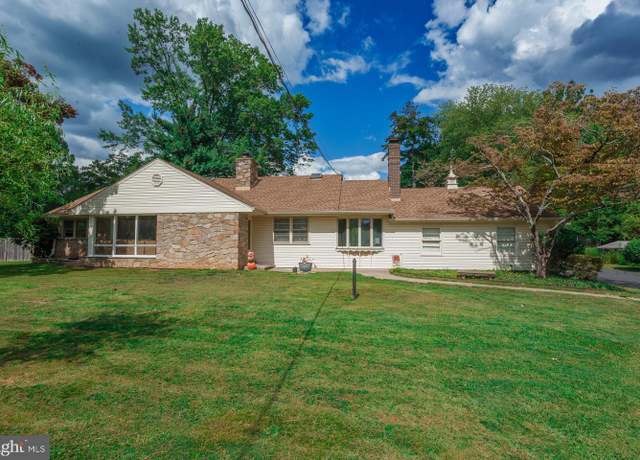 Property at 1065 Bristol Rd, Southampton, PA 18966, 5 beds, 3 baths
