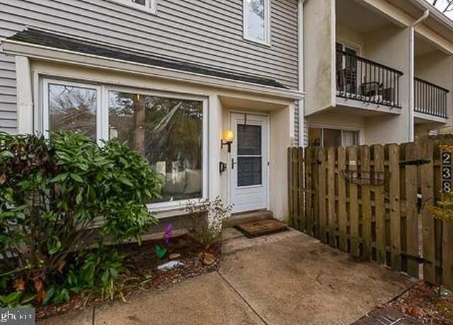 Property at 238 E Chelsea Cir, Newtown Square, PA 19073, 2 beds, 1.5 baths