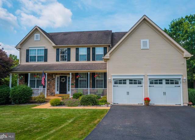 Property at 408 Abbey Ln, Schwenksville, PA 19473, 5 beds, 3.5 baths