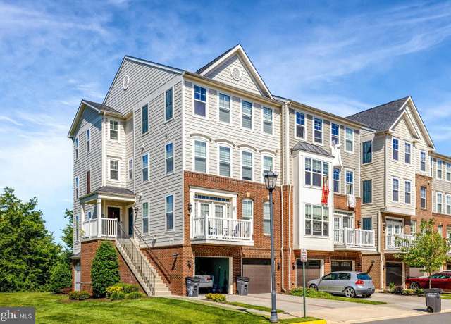 Property at 43405 Town Gate Sq, Chantilly, VA 20152, 3 beds, 3 baths