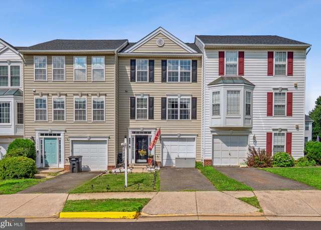 Property at 17363 Avion Sq, Round Hill, VA 20141, 4 beds, 3 baths