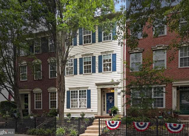 Property at 20333 Bowfonds St, Ashburn, VA 20147, 3 beds, 2.5 baths