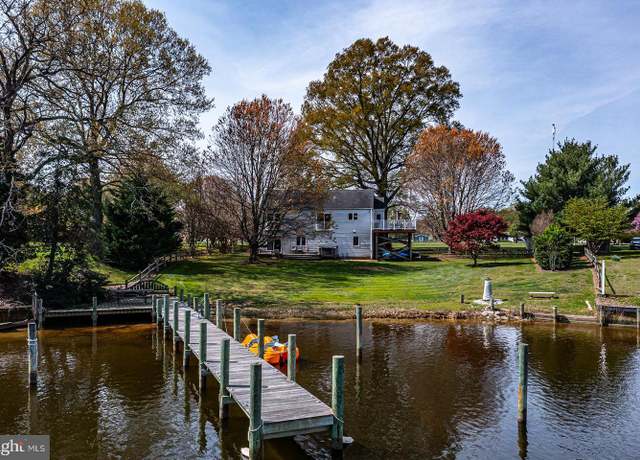 Property at 150 East Harbor Dr, Reedville, VA 22539, 4 beds, 2.5 baths