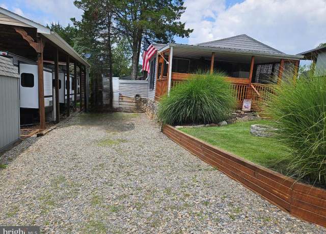 Property at Block 20 Lot 16 Old Faceful St, Falling Waters, WV 25419