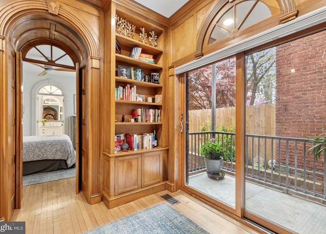 Property at 1318 35th St NW #3, Washington, DC 20007, 1 bed, 1.5 baths